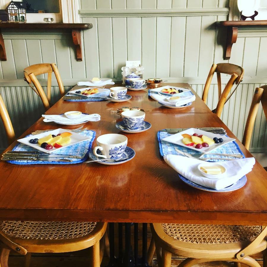 The Old Railway Station Bed and Breakfast Petworth Buitenkant foto